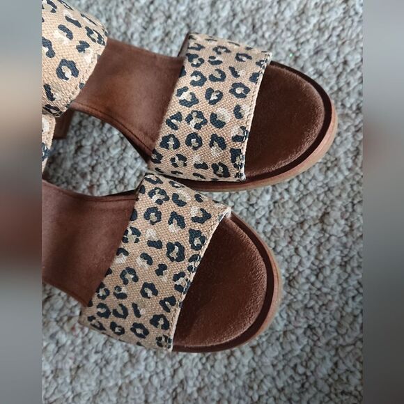 TOMS OrthoLite Majorca Cutout Sandals Natural Textured Cheetah size 7 - Picture 9 of 16